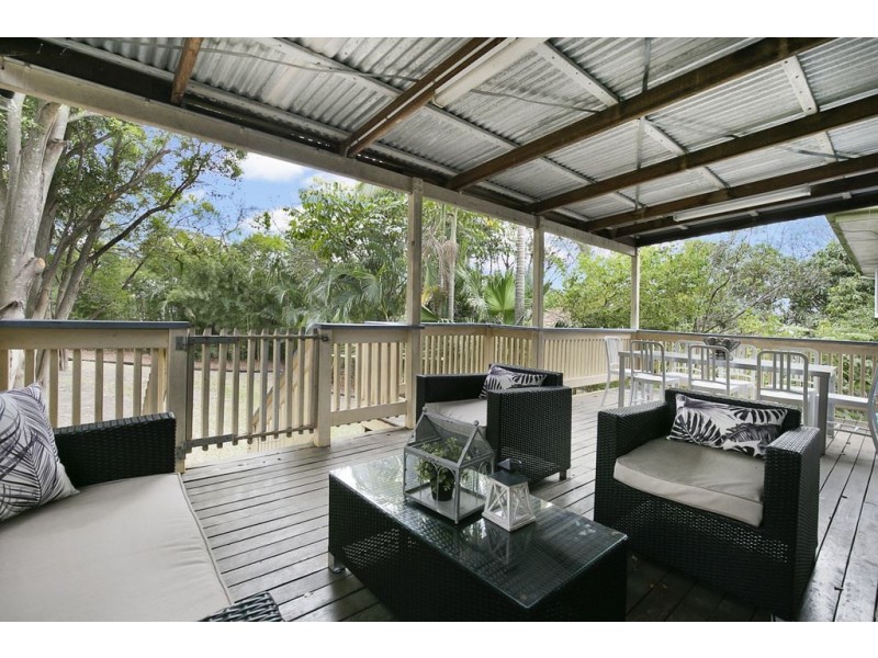 32 Barradine Street, Greenslopes QLD 4120