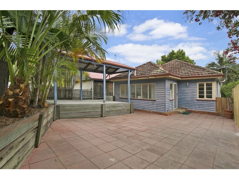 32 Barradine Street, Greenslopes QLD 4120