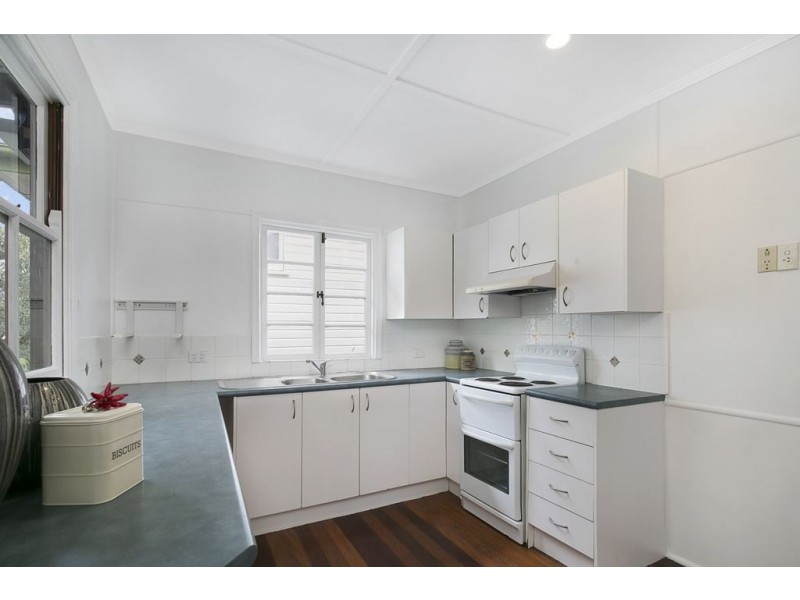 32 Barradine Street, Greenslopes QLD 4120