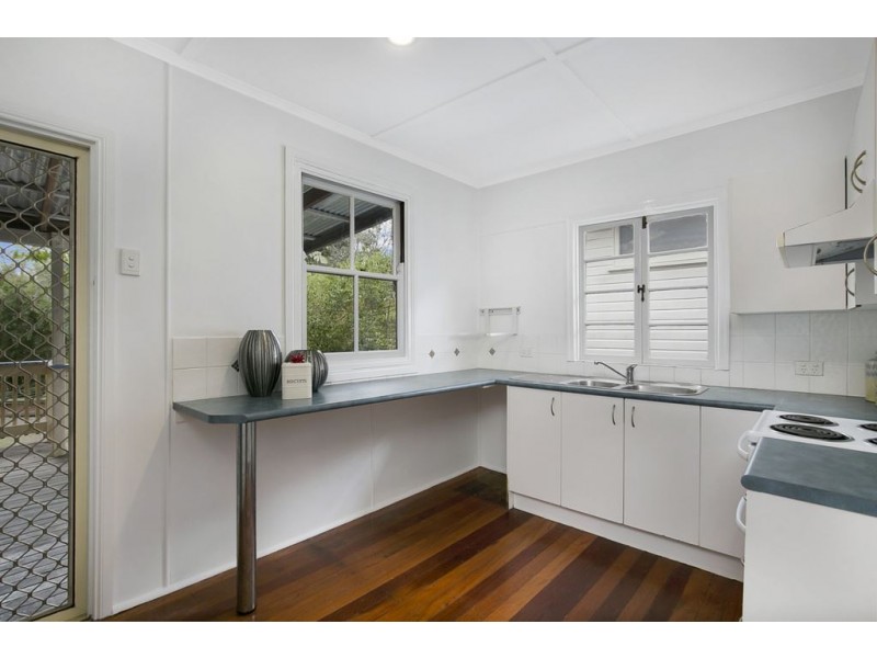 32 Barradine Street, Greenslopes QLD 4120