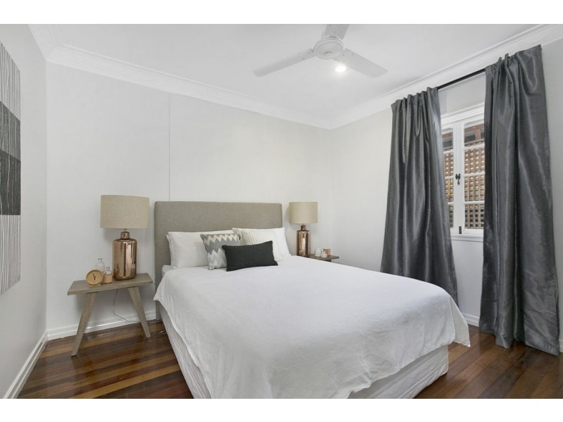 32 Barradine Street, Greenslopes QLD 4120