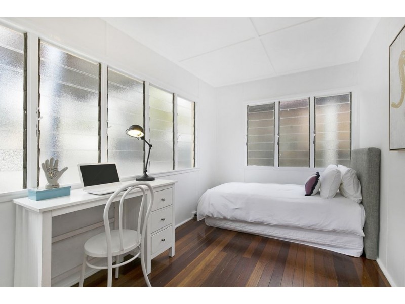32 Barradine Street, Greenslopes QLD 4120