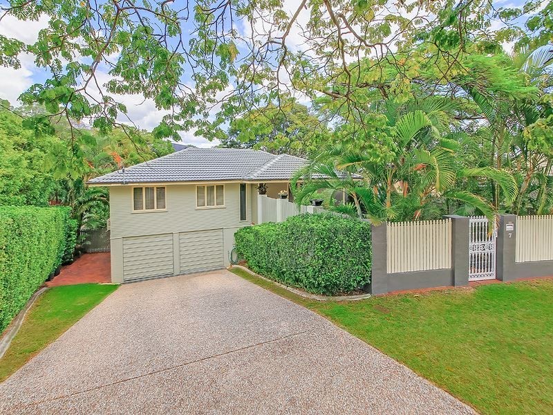 7 Gardenvale Street, Holland Park West QLD 4121