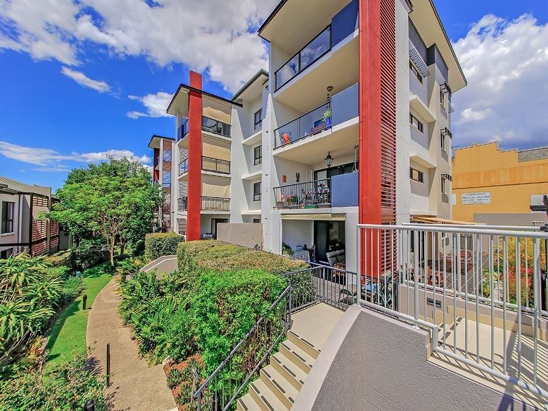 4/11-15 Kitchener Street, Coorparoo QLD 4151