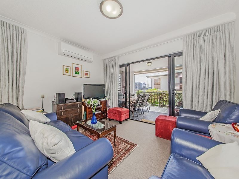 4/11-15 Kitchener Street, Coorparoo QLD 4151