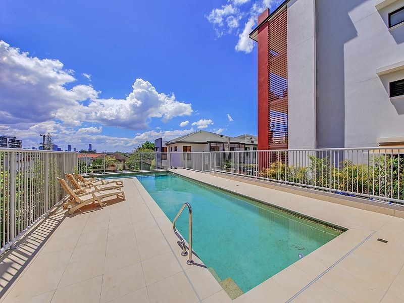 4/11-15 Kitchener Street, Coorparoo QLD 4151