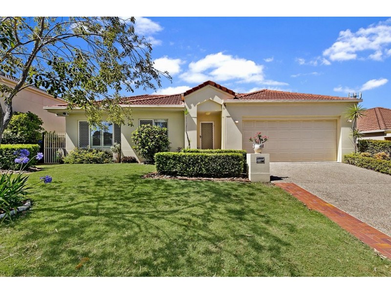 15 Flame Tree Crescent, Carindale QLD 4152