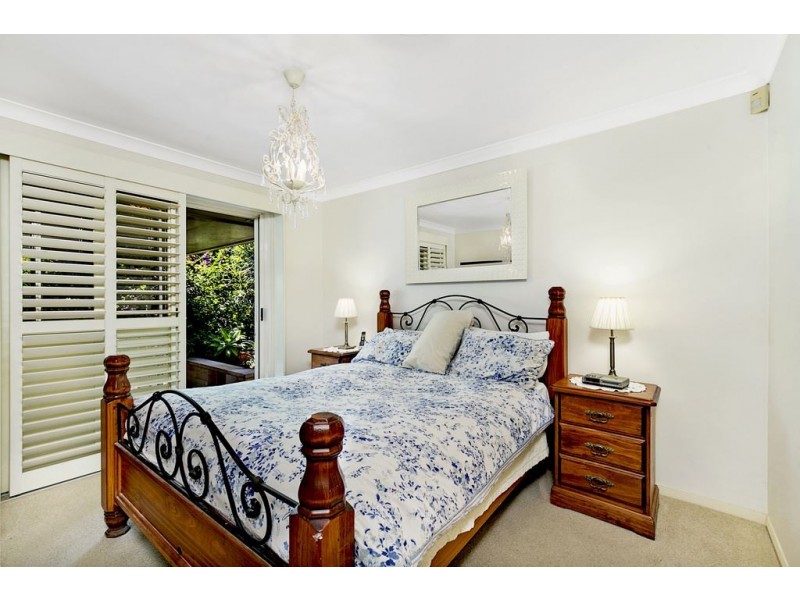 15 Flame Tree Crescent, Carindale QLD 4152