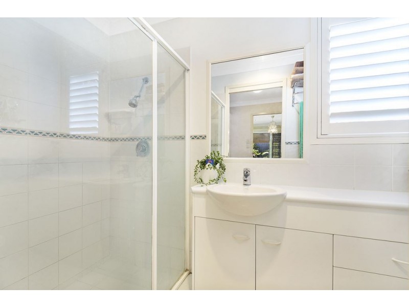 15 Flame Tree Crescent, Carindale QLD 4152