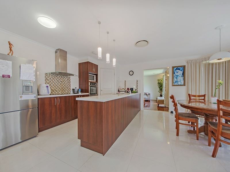 52 Taylor Place, Mackenzie QLD 4156