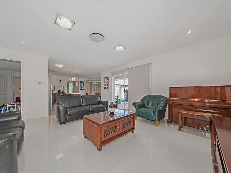 52 Taylor Place, Mackenzie QLD 4156