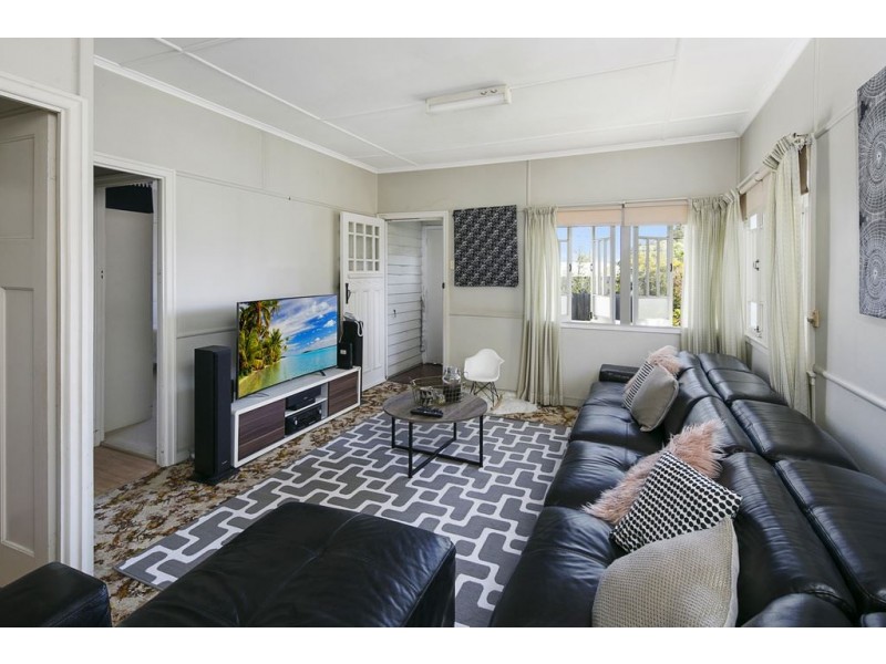 106 Stanley Road, Camp Hill QLD 4152