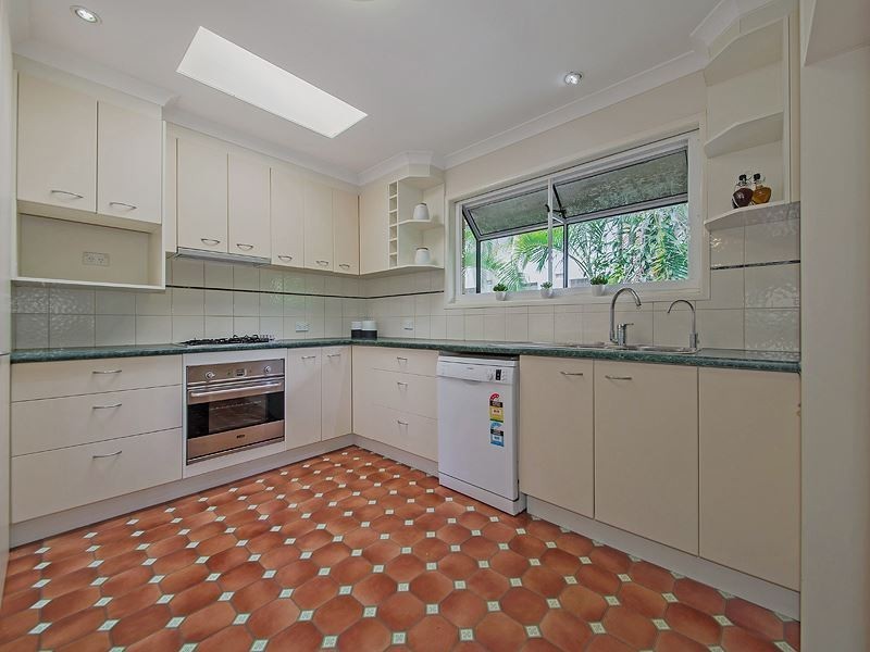 18 Ferol Street, Coorparoo QLD 4151