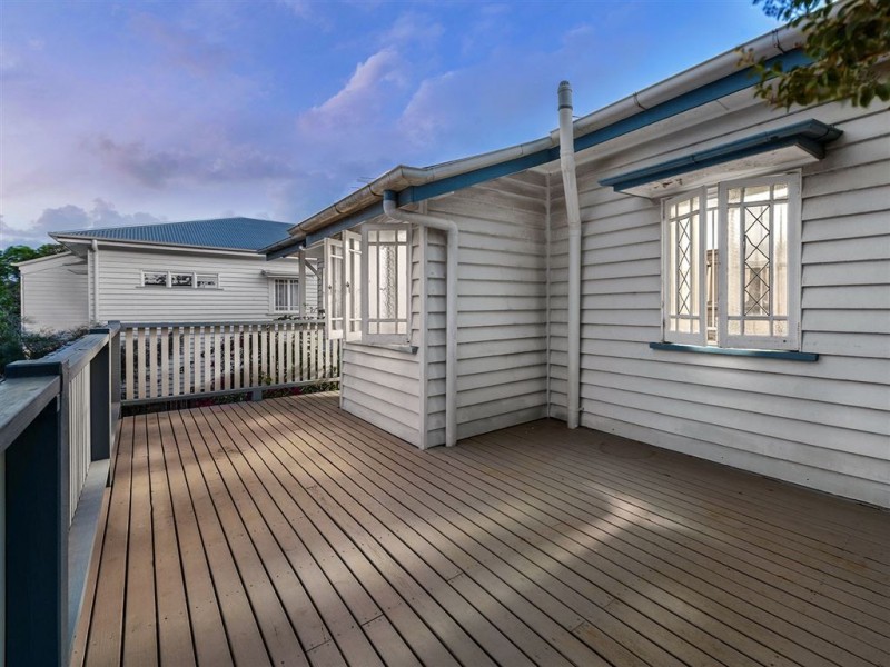18 Pelham Street, Coorparoo QLD 4151