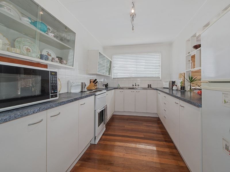 26 First Street, Camp Hill QLD 4152