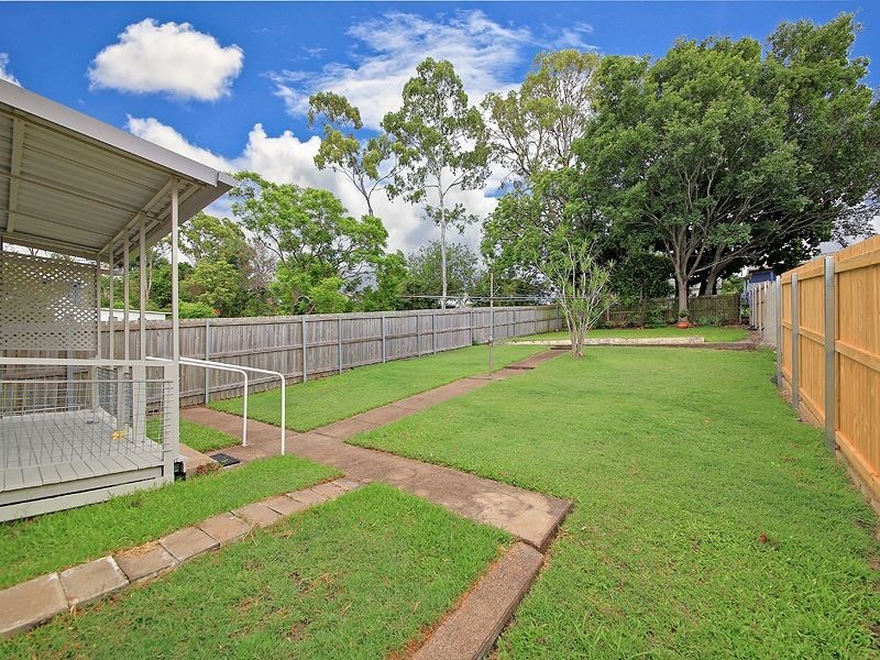 26 First Street, Camp Hill QLD 4152
