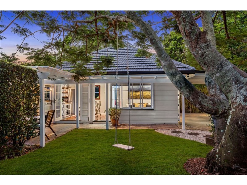 19 Gristock Street, Coorparoo QLD 4151