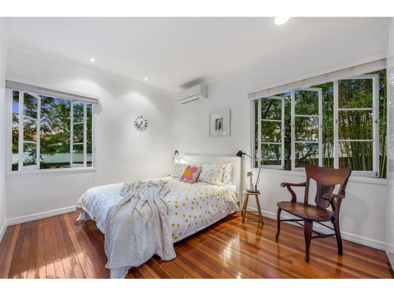 19 Gristock Street, Coorparoo QLD 4151