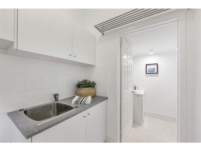 19 Gristock Street, Coorparoo QLD 4151
