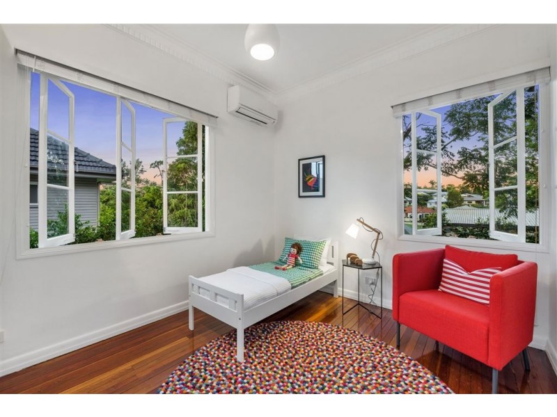 19 Gristock Street, Coorparoo QLD 4151