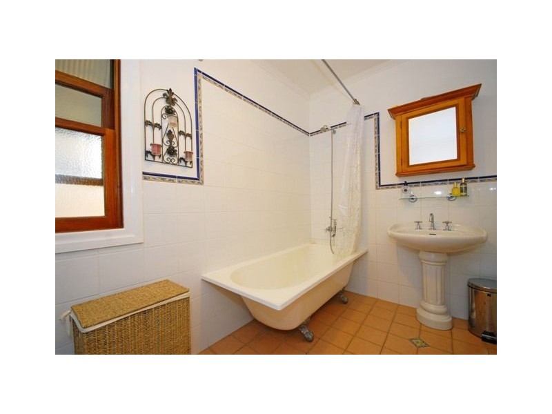 39 Gordon Street, Greenslopes QLD 4120