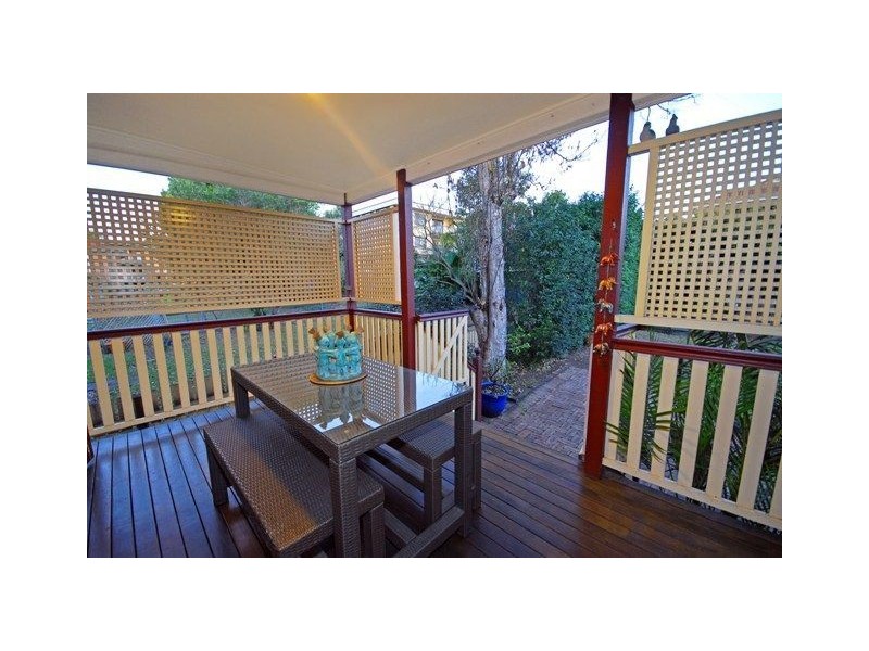 39 Gordon Street, Greenslopes QLD 4120