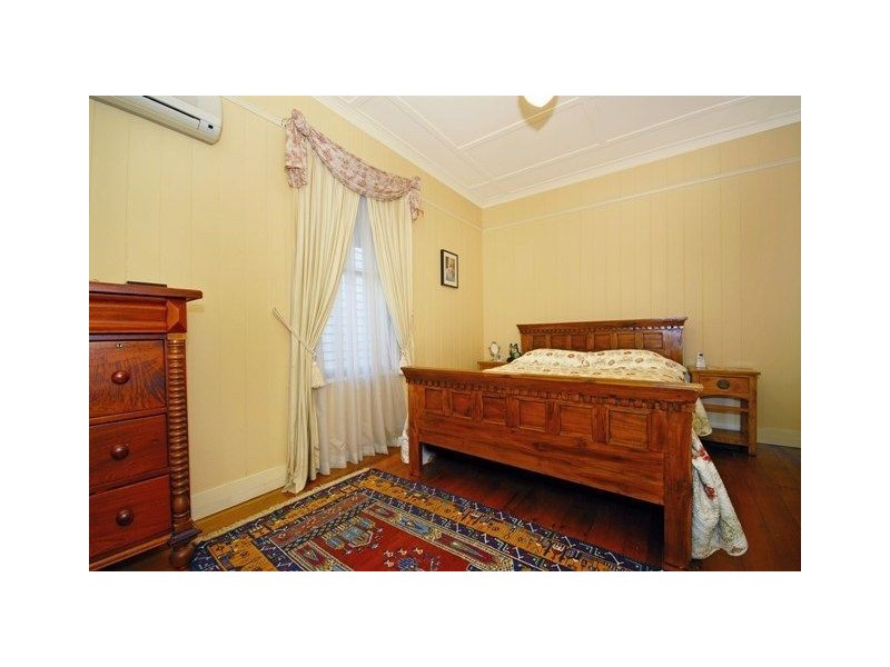 39 Gordon Street, Greenslopes QLD 4120