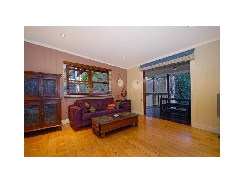 39 Gordon Street, Greenslopes QLD 4120