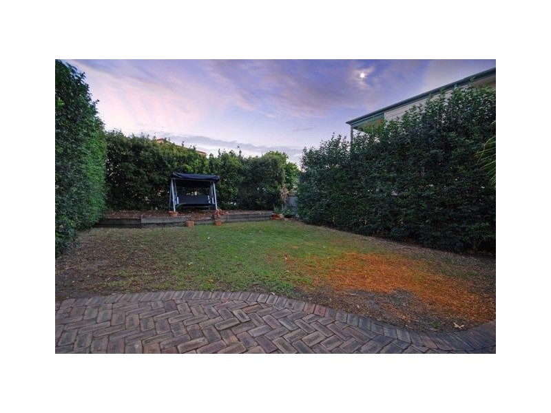 39 Gordon Street, Greenslopes QLD 4120