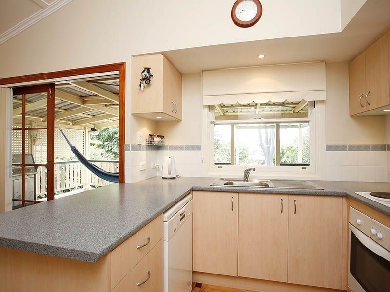 52 McLay Street, Coorparoo QLD 4151