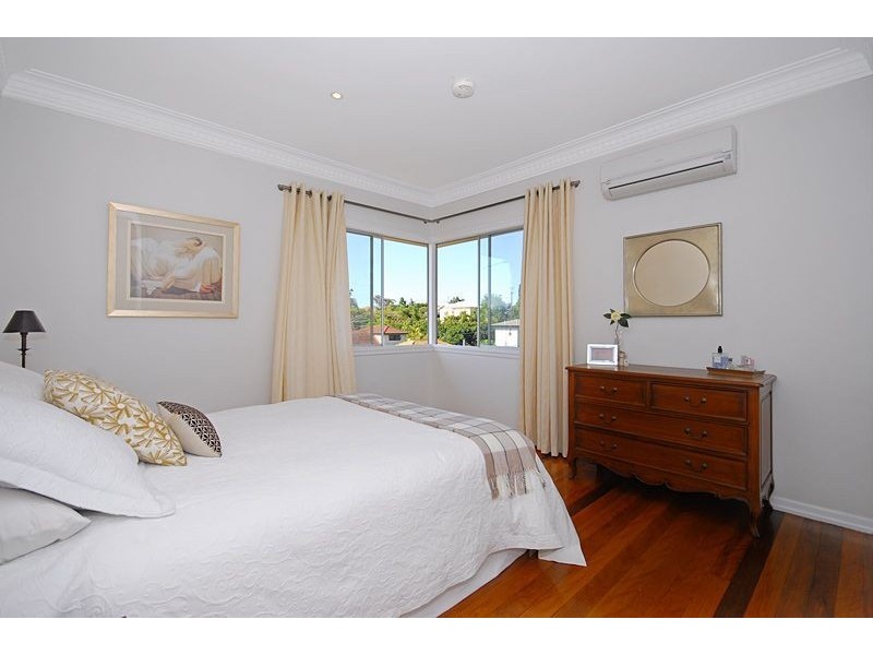 55 Oxley Drive, Holland Park QLD 4121