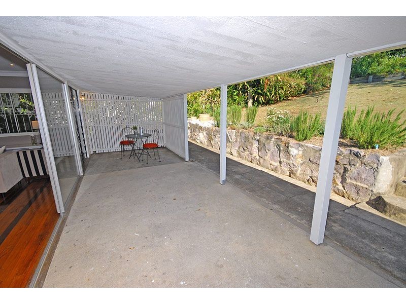 55 Oxley Drive, Holland Park QLD 4121
