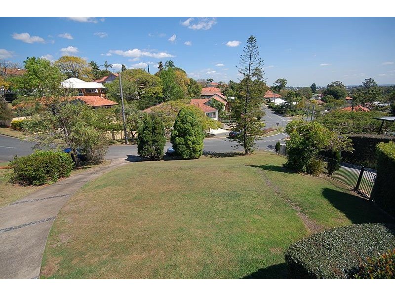 26 Newbolt Street, Holland Park QLD 4121