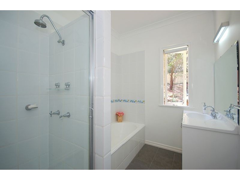 26 Newbolt Street, Holland Park QLD 4121