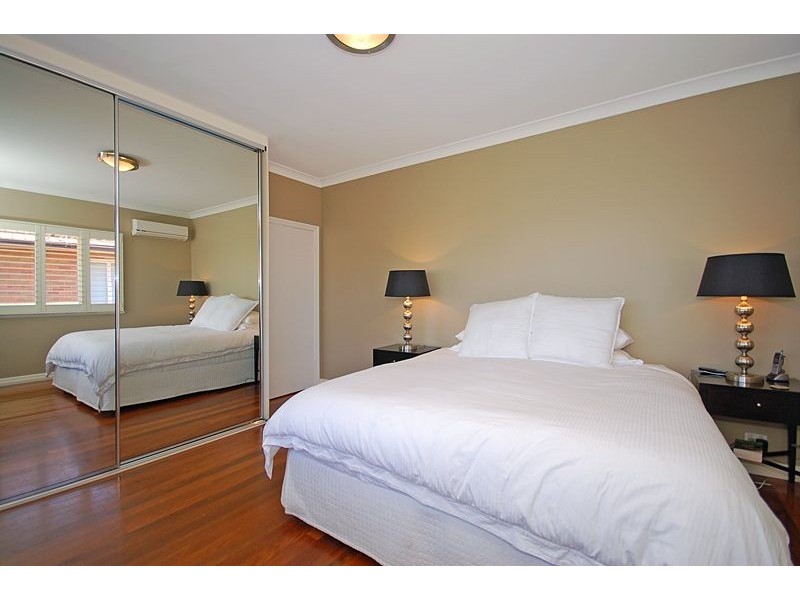 26 Newbolt Street, Holland Park QLD 4121