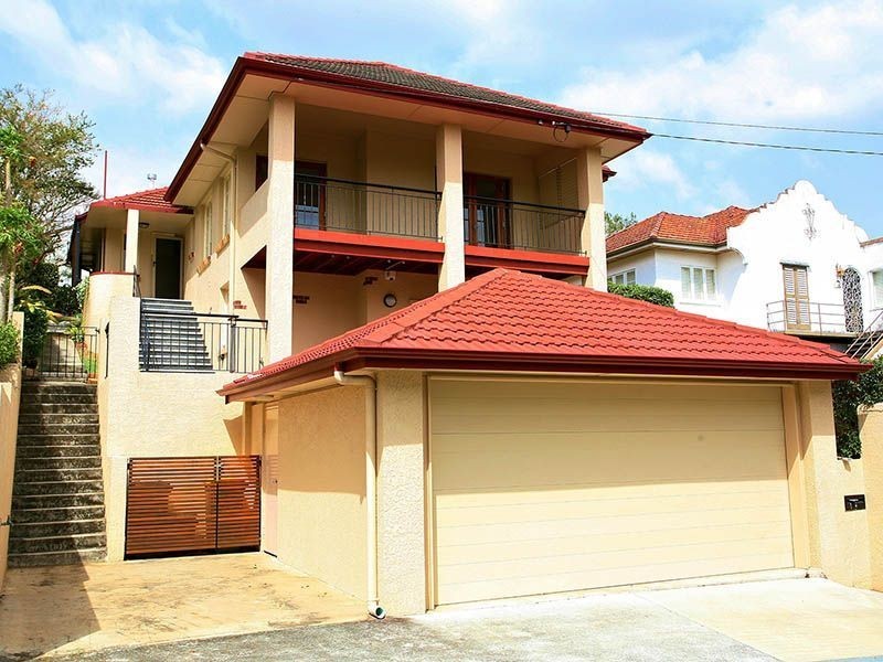 33 Oxley Drive, Holland Park QLD 4121