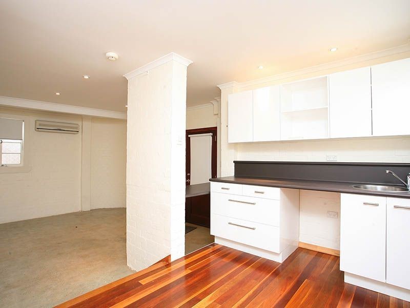 33 Oxley Drive, Holland Park QLD 4121