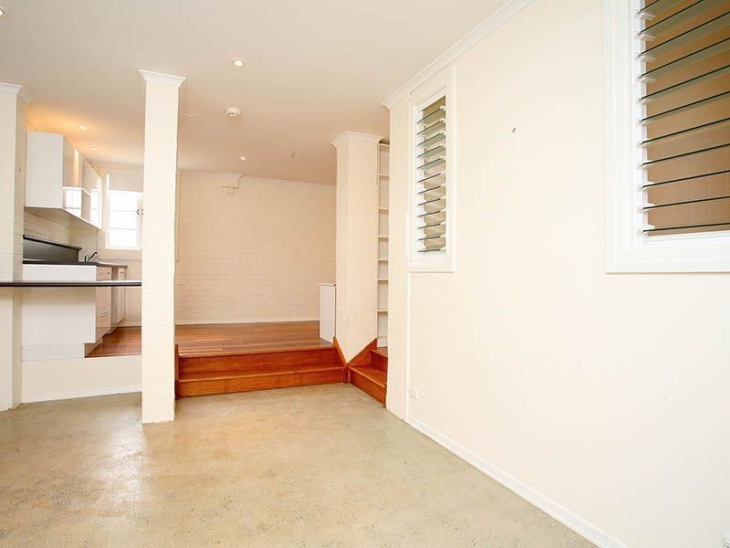 33 Oxley Drive, Holland Park QLD 4121