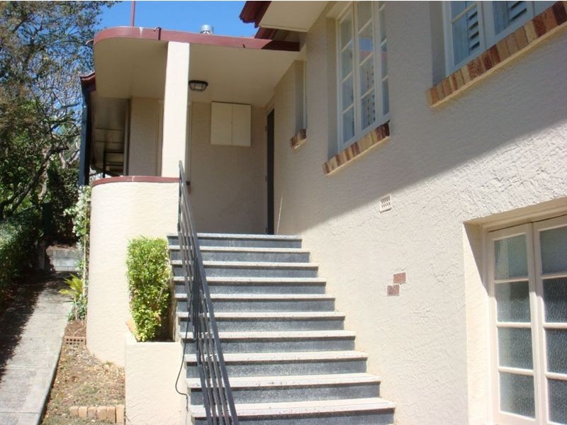 33 Oxley Drive, Holland Park QLD 4121