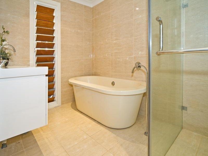 30 Hillock Street, Coorparoo QLD 4151