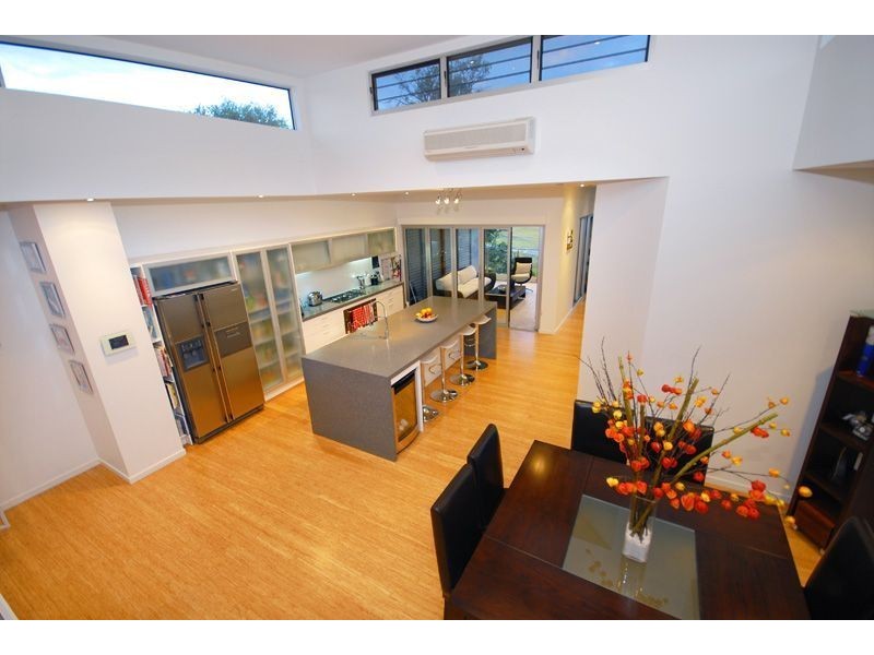 12 Russell Avenue, Norman Park QLD 4170