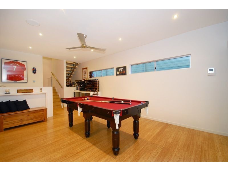 12 Russell Avenue, Norman Park QLD 4170