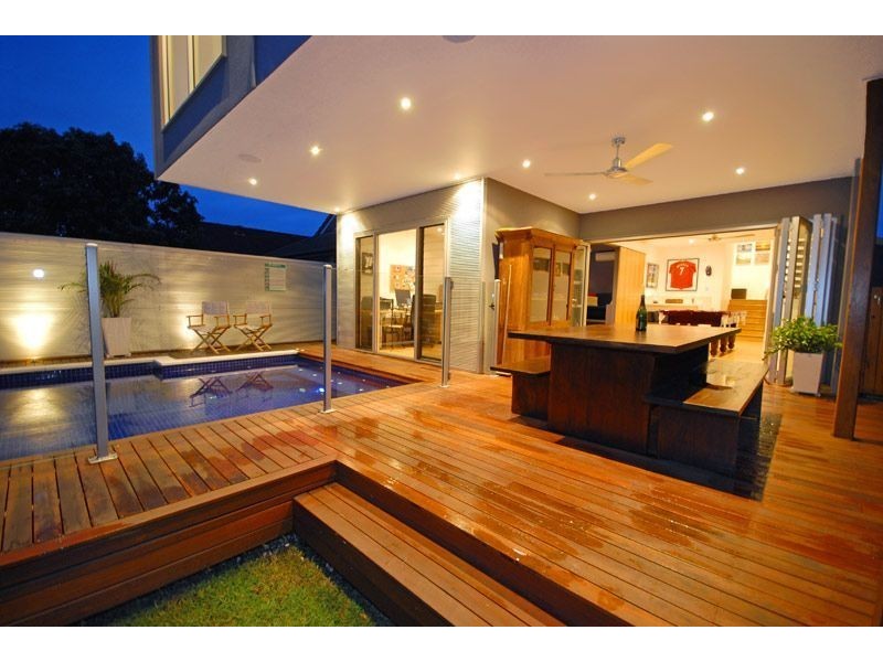12 Russell Avenue, Norman Park QLD 4170