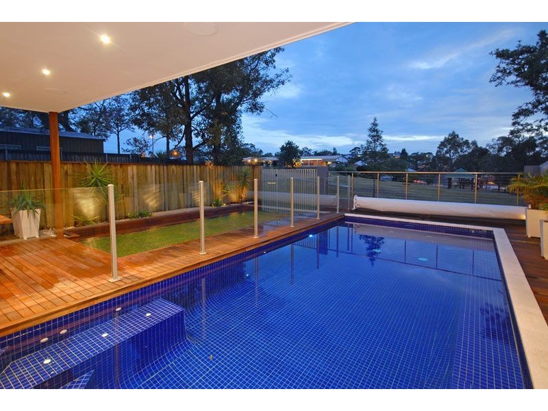 12 Russell Avenue, Norman Park QLD 4170