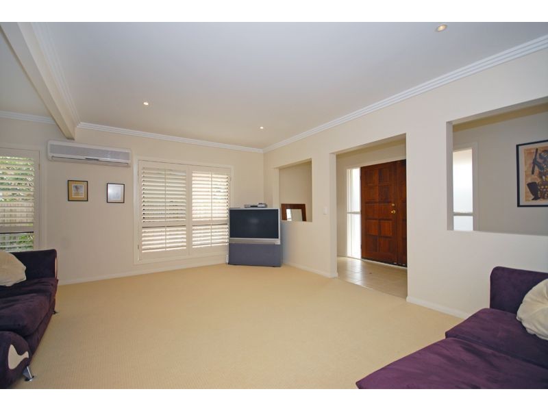 16 Glyn Street, Coorparoo QLD 4151