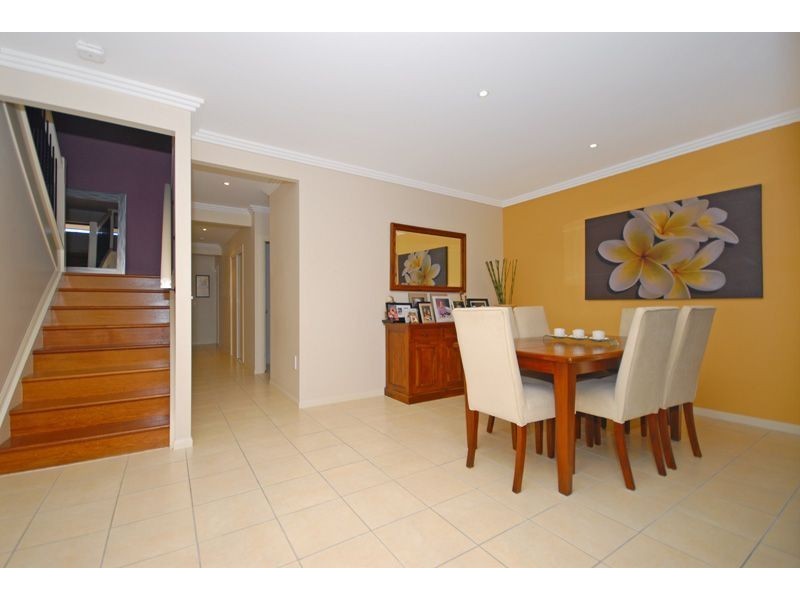 16 Glyn Street, Coorparoo QLD 4151