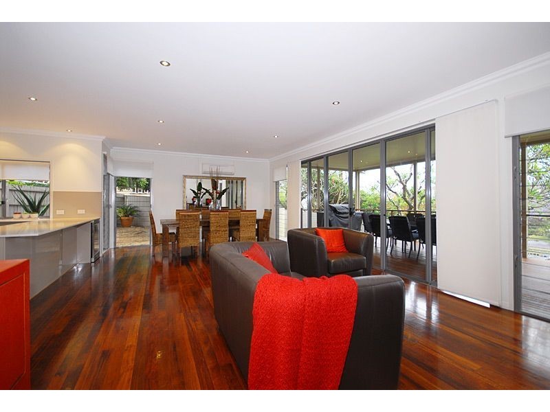 13 Glindemann Drive, Holland Park QLD 4121