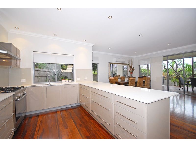 13 Glindemann Drive, Holland Park QLD 4121