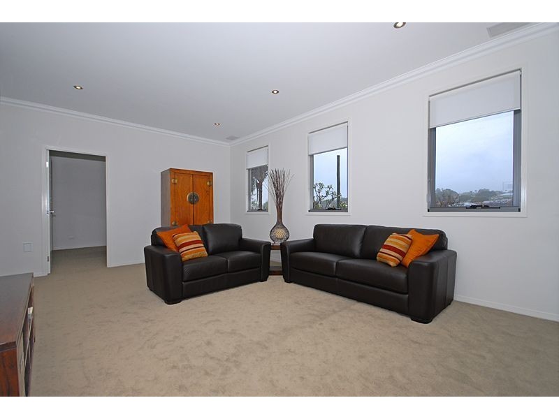 13 Glindemann Drive, Holland Park QLD 4121