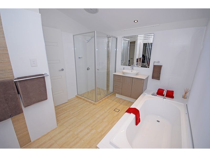 13 Glindemann Drive, Holland Park QLD 4121